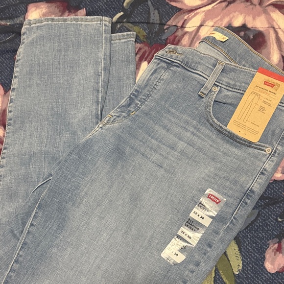 Levi's Women's 311 mid rise shaping skinny Jeans - Picture 6 of 6